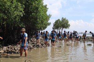 Mangrove Mission: CFAS leads Coastal Clean-up in Celebration of 61st Fish Conservation Week