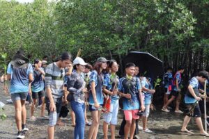 Mangrove Mission: CFAS leads Coastal Clean-up in Celebration of 61st Fish Conservation Week