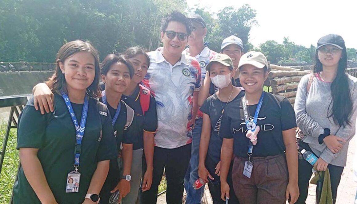 ISUFST NSTP students participate in Barotac Nuevo Creek clean-up drive